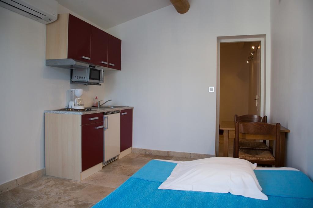 Appartements " Le Clos De La Cerisaie" 카스티용-뒤-가르 외부 사진