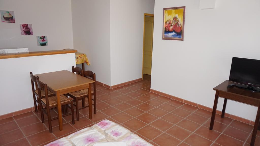 Appartements " Le Clos De La Cerisaie" 카스티용-뒤-가르 외부 사진