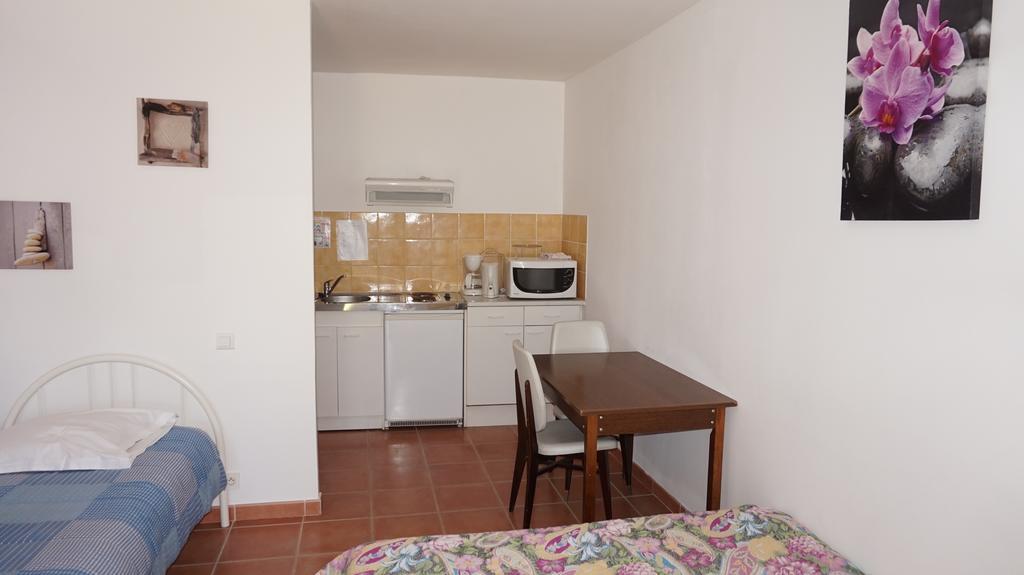 Appartements " Le Clos De La Cerisaie" 카스티용-뒤-가르 외부 사진